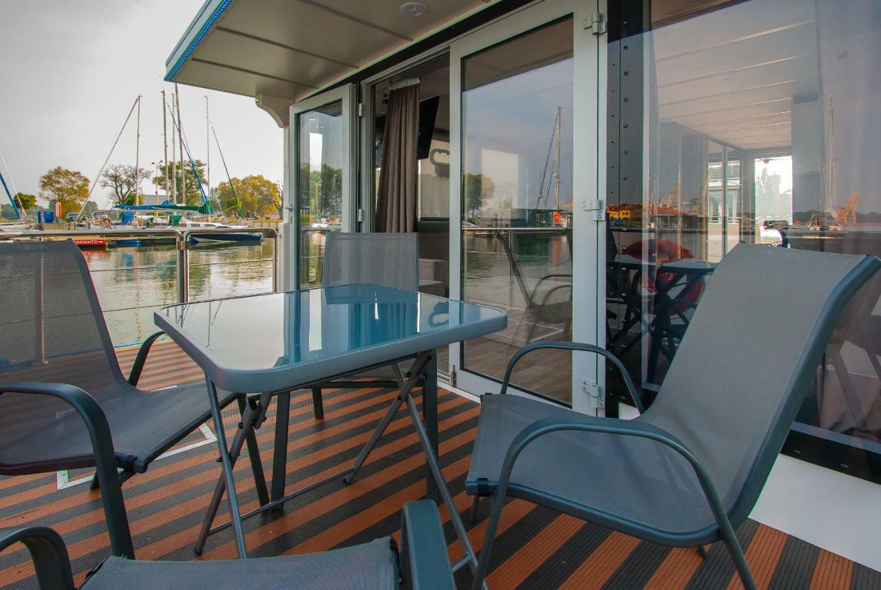 Апартаменти Amber Houseboat Свіноуйсьце Екстер'єр фото
